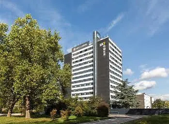 Iat Plaza Hotel 4*